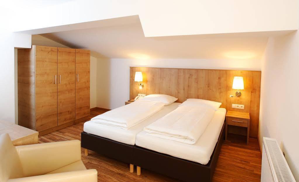 Familien & Wohlfuhlhotel Johanneshof Σάαλμπαχ-Χίντεργκλεμ Εξωτερικό φωτογραφία